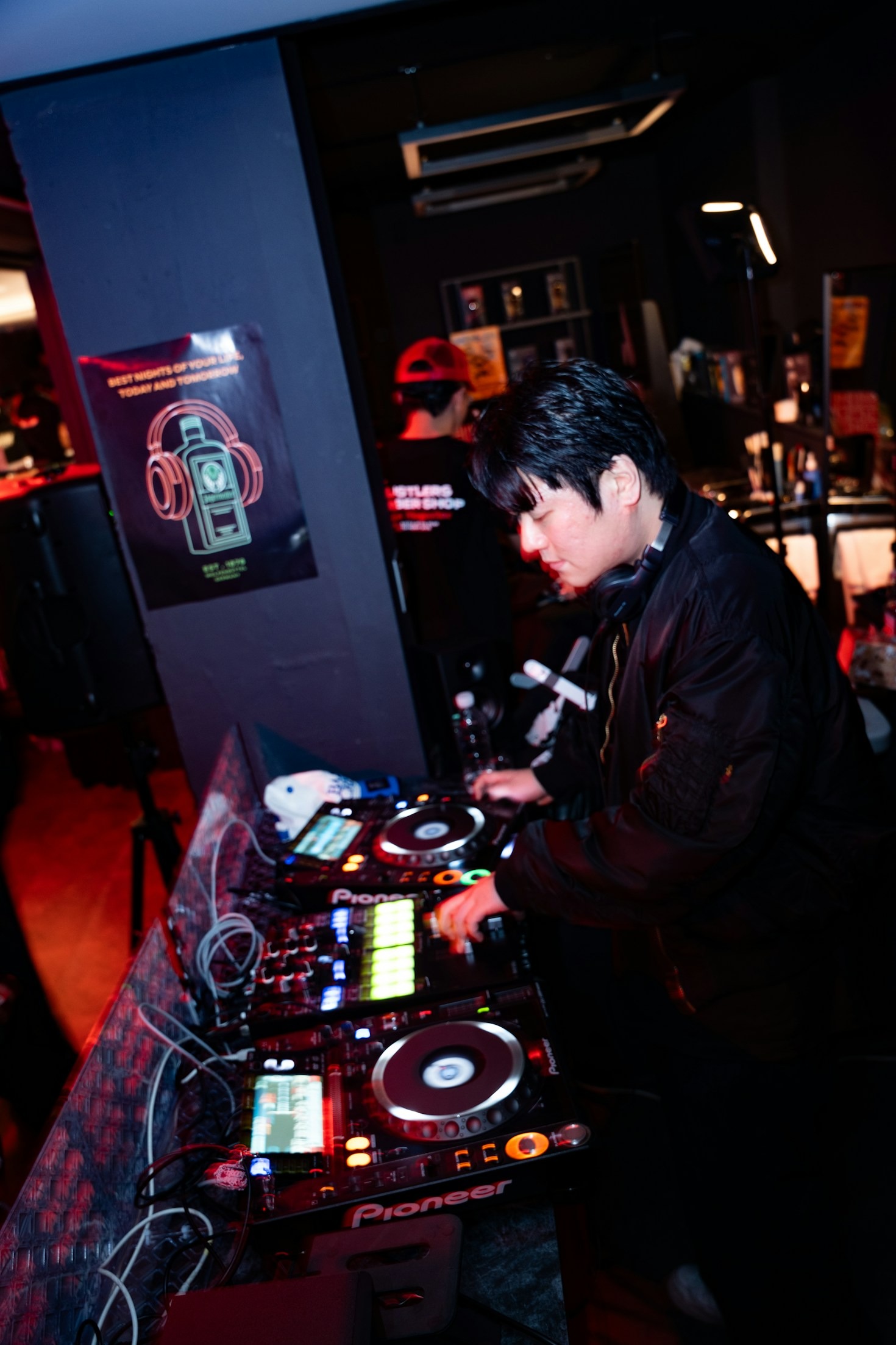 How Mobile Optimization Transforms DJ Promotion